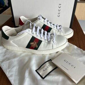 Gucci White Sneakers with Green and Red Stripes
